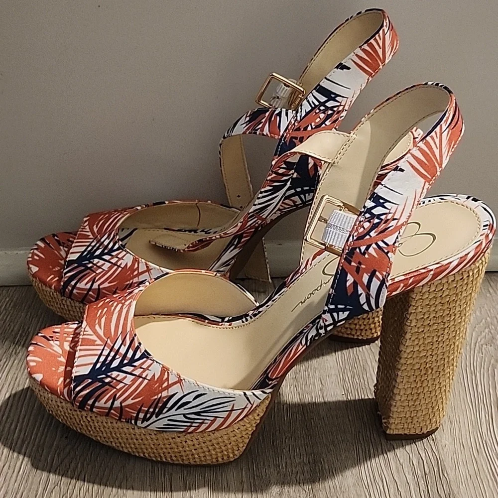 Sandals - Picture 2 of 3